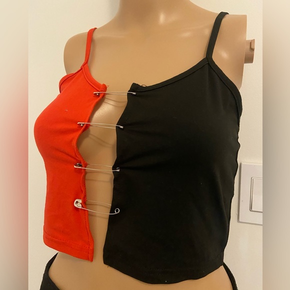 SHEIN US 6 crop top - Picture 2 of 3